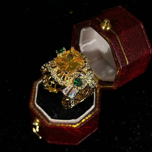 High-end retro colored gemstone ring