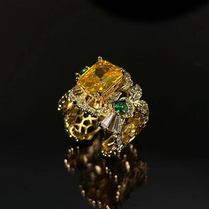 High-end retro colored gemstone ring